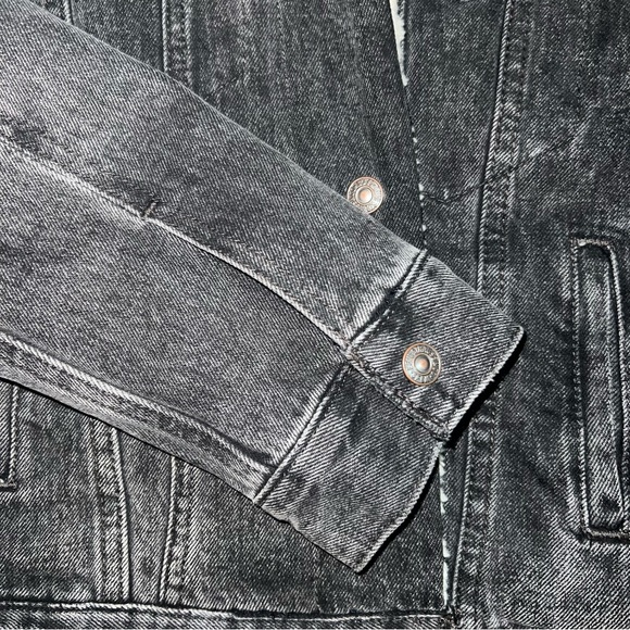 Levi’s Jacket - Picture 4 of 6